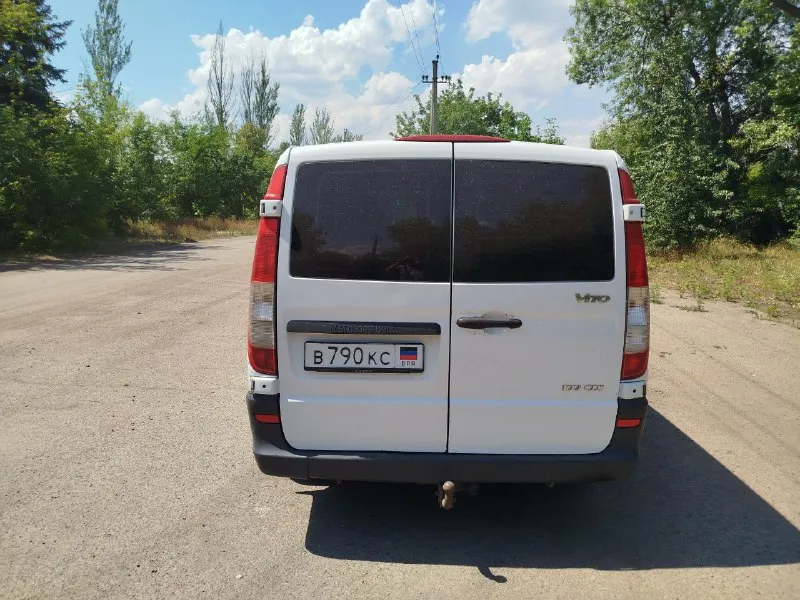 Продам вито 2005 года. состояние кузова на фото, дно целое, ходовка, коробка, двигатель на твёрдую 5ку. климат работает. led лампочки в ближнем и дальнем свете. много чего нового, больше информации по телефону. переоформление без проблем. территориально макеевка и донецк. +79493383789 цена: 800 000. 📲 tg: дмитрий 📞 звоните: +7(949)3383789 - фотография - 9