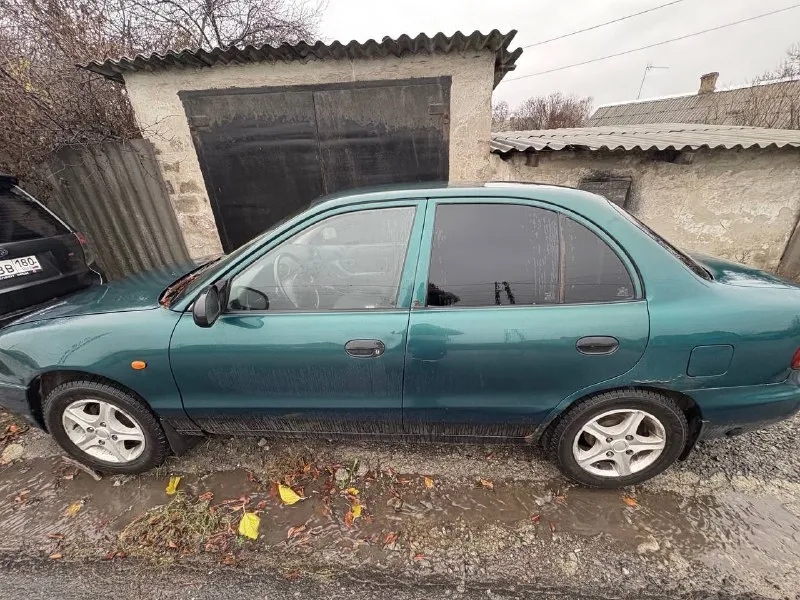 Hyundai акцент 1 1997 год, двигатель 1.5, коробка 5 ст на учёт становится, заводиться ездит, пороги и арки нужно варить, полы целые 120 тыс торг +79493115018 📞 звоните: +7(949)3115018 - фотография - 6