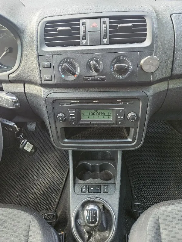 Продам- skoda roomster год- 2013 пробег-193тыс. км. -1.4 бензин коробка -механика 5 ст. осмотр-г. макеевка цена-700.000тыс. руб. торг. возможен обмен. все вопросы по телефону: +7 949 311 79 95 📞 звоните: +7(949)3117995 - фотография - 10