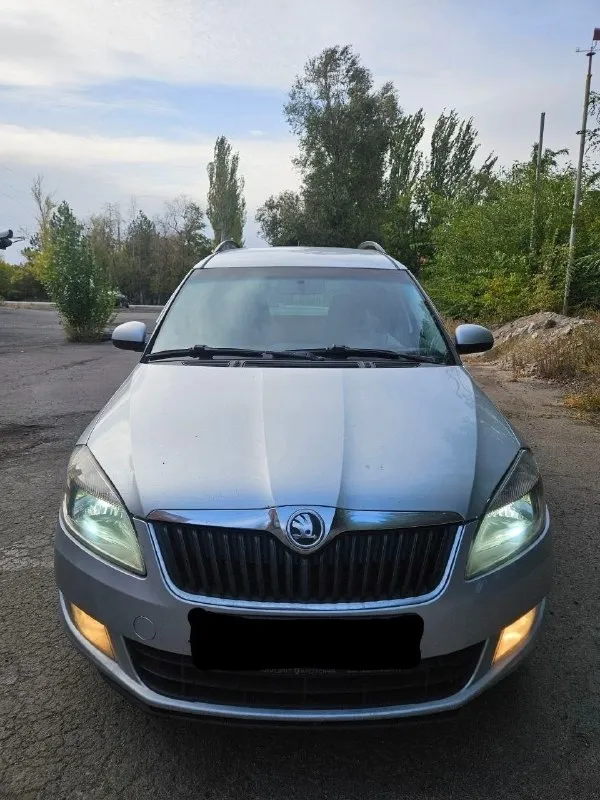 Продам- skoda roomster год- 2013 пробег-193тыс. км. -1.4 бензин коробка -механика 5 ст. осмотр-г. макеевка цена-700.000тыс. руб. торг. возможен обмен. все вопросы по телефону: +7 949 311 79 95 📞 звоните: +7(949)3117995 - фотография - 7