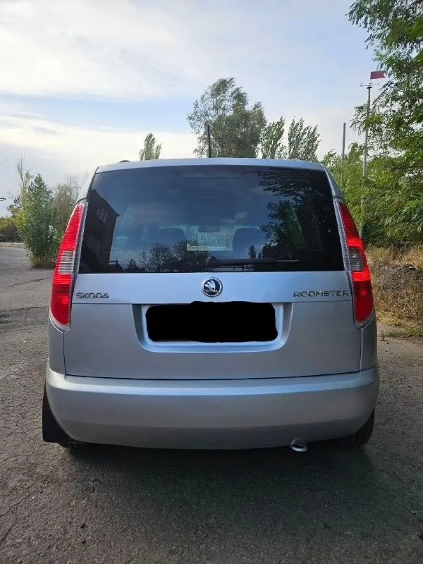 Продам- skoda roomster год- 2013 пробег-193тыс. км. -1.4 бензин коробка -механика 5 ст. осмотр-г. макеевка цена-700.000тыс. руб. торг. возможен обмен. все вопросы по телефону: +7 949 311 79 95 📞 звоните: +7(949)3117995 - фотография - 8
