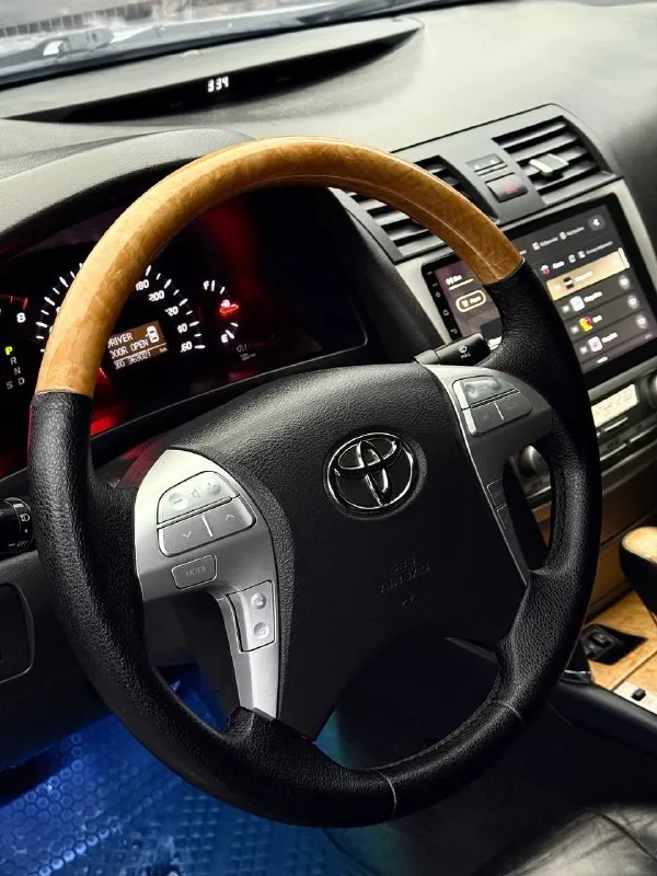 Toyota camry 40 цена-1.200.000руб год-2006 -3.5 привод-передний коробка-автомат комплектация: кожаный салон, дерево, полный электростеклопакет, электрорегулировка зеркал с функцией складывания, дорогая сенсорная мультимедиа с камерой заднего вида, подогрев передних сидений, датчик дождя и света, красивые 17е диски на новой зимней резине, авто свет, мультируль, круиз-контроль, двухзонный климат-контроль, омыватель фар, туманки. осмотр: г. торез ☎️ +7 949 352 9506 📞 звоните: +7(949)3529506 - фотография - 8