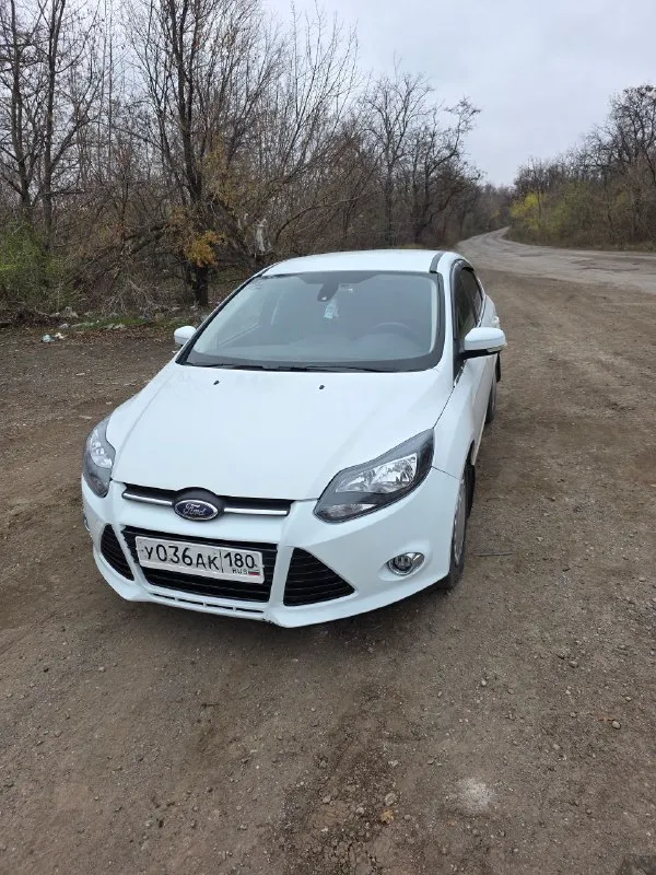 Форд фокус 3(рестайленг)2013 год. в эксплуатации с 2014 года. о. д 2.0л. авто в хорошем техническом состоянии все светится и крутится как положено, за машиной очень хорошо следили все вовремя менялось и обслуживолось!стоит хорошая сигнализация с автозапуском, машина продаётся на новой зимней резине, салон ухоженный (в машине не курили). цена 700тыс. номер для связи +79495220987 г. донецк - фотография - 2