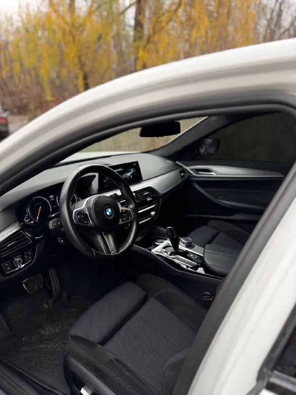 Bmw 530 xdrive 2017г мотор 2л пробег 98.000 идеальное состояние, родной окрас машина официал покупал... - фотография