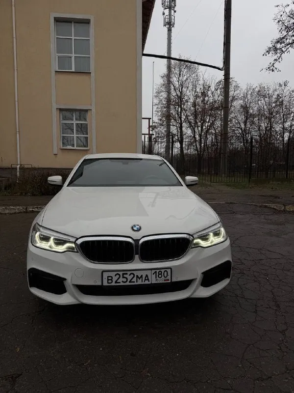 Bmw 530 xdrive 2017г мотор 2л пробег 98.000 идеальное состояние, родной окрас машина официал покупалась в автосалоне полный привод салон комбинированый заводской м - стиль будете 2 владельцем фары адаптивы, адаптивная подвеска осмотр в донецке, машина на ходу каждый день цена 4🍋 торг +79493710494 - фотография - 10
