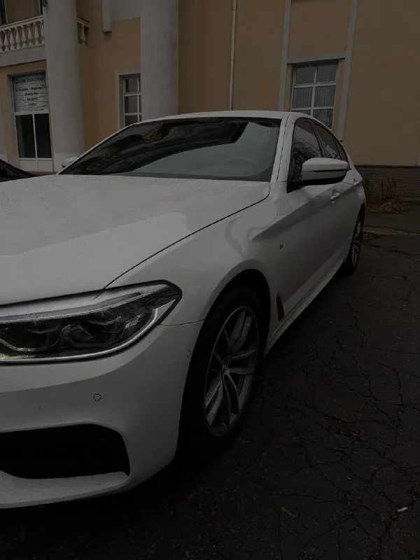 Bmw 530 xdrive 2017г мотор 2л пробег 98.000 идеальное состояние, родной окрас машина официал покупалась в автосалоне полный привод салон комбинированый заводской м - стиль будете 2 владельцем фары адаптивы, адаптивная подвеска осмотр в донецке, машина на ходу каждый день цена 4🍋 торг +79493710494 - фотография - 7