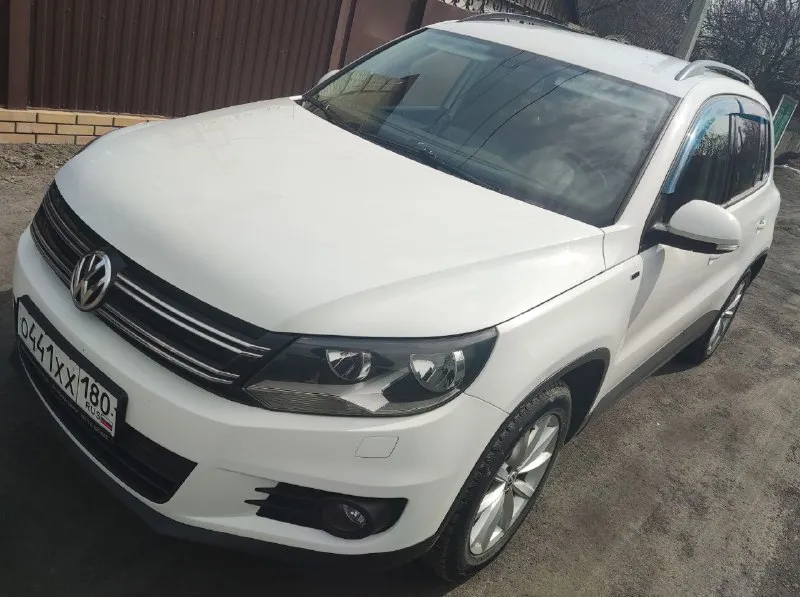 Продам volkswagen tiguan 2016 года. 1.4(122л. с) 6 мкпп. пробег 185 к. км. цена 1.490🍋₽ автомобиль полностью обслужен, делать ничего не нужно +79494168051 - фотография - 2