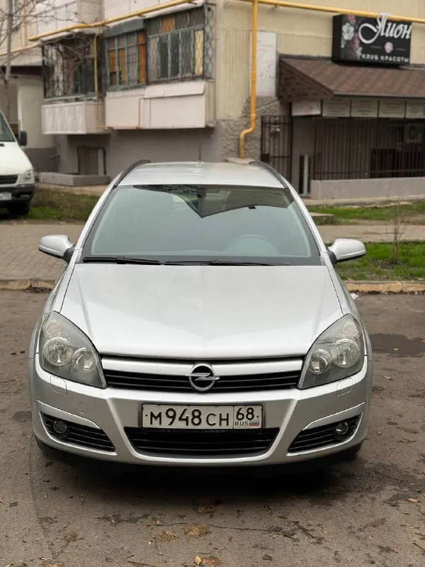 🚙 opel astra 💰цена - 555.000₽ 🌍 город - мариуполь 📆 год выпуска - 2006 🛞пробег - 210.000 км ⛽️топливо - дизель ⚙️модификация- 1.7 🕹️кпп - механика 🏋🏻‍♂️собственник - да ☎️+79497368266 автомобиль в идеальном состоянии! с оригинальным пробегом 100% полностью обслужен, вложений не требует не каких техника вся на отлично. весной было сделано большое то кузов в отличном состоянии!документы абсолютно чистые доп. инфо. по телефону. abs✅ климат✅ круиз✅ эл. подъемники✅ 4 подушки безопасности✅ эл. регулировка зеркал✅ мульти - руль✅ датчик света✅ датчик дождя✅ - фотография - 3