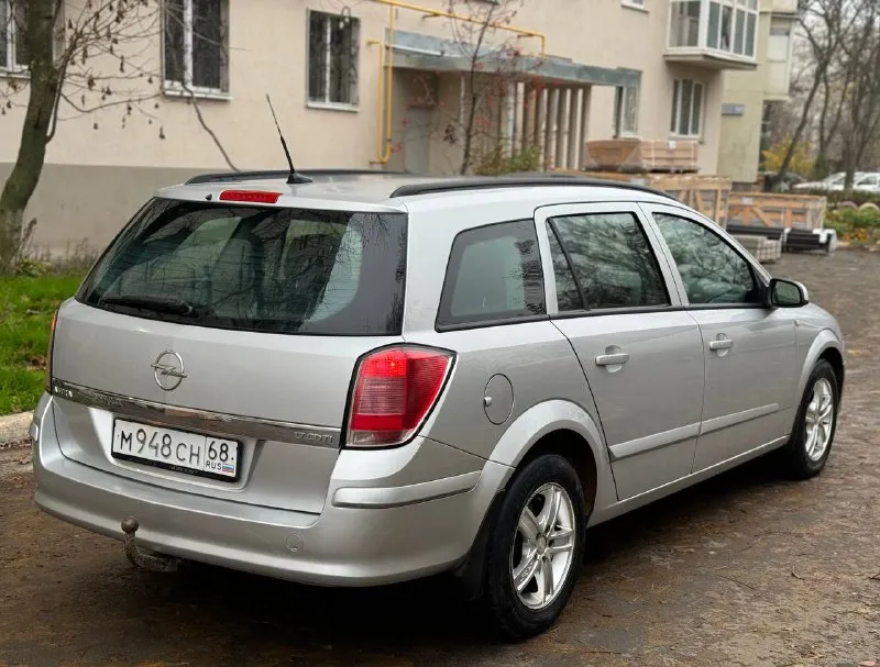 🚙 opel astra 💰цена - 555.000₽ 🌍 город - мариуполь 📆 год выпуска - 2006 🛞пробег - 210.000 км ⛽️топливо - дизель ⚙️модификация- 1.7 🕹️кпп - механика 🏋🏻‍♂️собственник - да ☎️+79497368266 автомобиль в идеальном состоянии! с оригинальным пробегом 100% полностью обслужен, вложений не требует не каких техника вся на отлично. весной было сделано большое то кузов в отличном состоянии!документы абсолютно чистые доп. инфо. по телефону. abs✅ климат✅ круиз✅ эл. подъемники✅ 4 подушки безопасности✅ эл. регулировка зеркал✅ мульти - руль✅ датчик света✅ датчик дождя✅ - фотография - 6