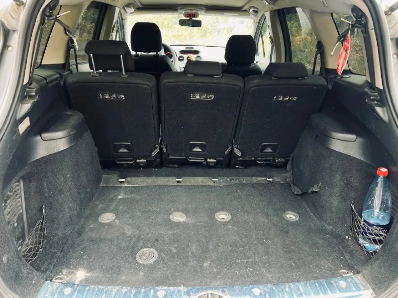 Продам peugeot 308 sw 2008г. 1.6 мкпп без дтп -панорама -4 электростеклоподьемника -подогревы передних сидений -климат контроль 420.000₽ рассмотрю обмен на ваше авто(возможно не на ходу) с вашей доплатой. г. донецк +79493170855 - фотография - 7