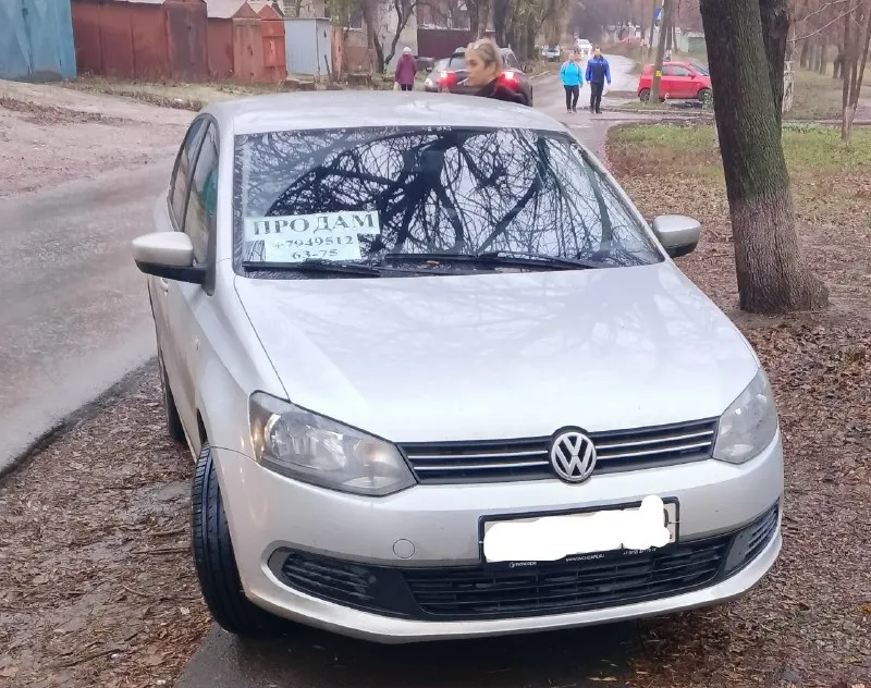 Продам volkswagen поло 2013 года мотор 1.6 пробег 150000 км в отличном состоянии все работает сел и поехал цена 809000 рублей все вопросы по телефону +79495126375 📞 звоните: +7(949)5126375 - фотография - 2