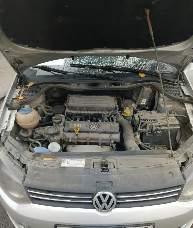 Продам volkswagen поло 2013 года мотор 1.6 пробег 150000 км в отличном состоянии все работает сел и поехал цена 809000 рублей все вопросы по телефону +79495126375 📞 звоните: +7(949)5126375 - фотография - 5