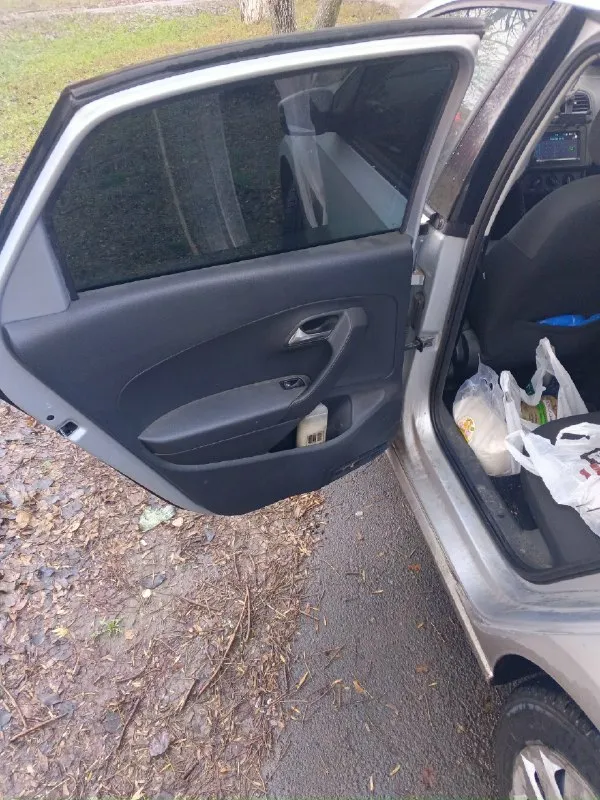 Продам volkswagen поло 2013 года мотор 1.6 пробег 150000 км в отличном состоянии все работает сел и поехал цена 809000 рублей все вопросы по телефону +79495126375 📞 звоните: +7(949)5126375 - фотография - 7