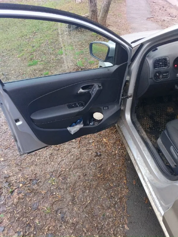 Продам volkswagen поло 2013 года мотор 1.6 пробег 150000 км в отличном состоянии все работает сел и поехал цена 809000 рублей все вопросы по телефону +79495126375 📞 звоните: +7(949)5126375 - фотография - 8