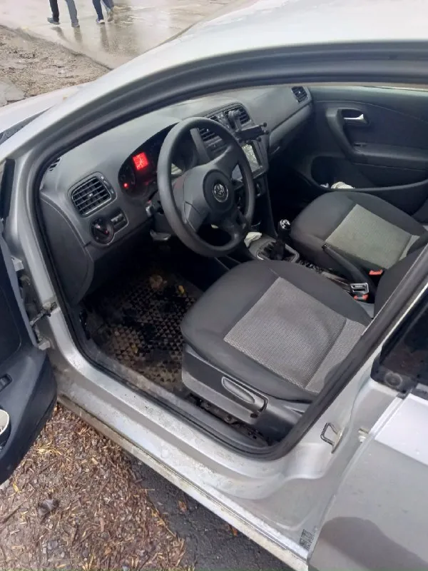 Продам volkswagen поло 2013 года мотор 1.6 пробег 150000 км в отличном состоянии все работает сел и поехал цена 809000 рублей все вопросы по телефону +79495126375 📞 звоните: +7(949)5126375 - фотография - 9