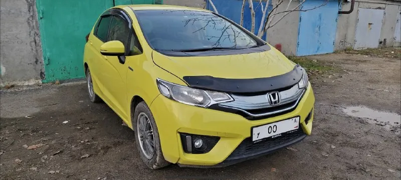 ⚡продам срочно!!!⚡ 💥по низу рынка❗💥 💫 honda fit 2014 год, 1,5 бензин (гибрид), автомат, передний привод, 195 тыс пробег. авто в отличном состоянии, чистокровный японец, в машине работает всё! ✅климат, без ключевой доступ, старт/стоп, 4эл. стеклоподъёмника, мультируль, головное устройство android с навигацией, режим eko, 2 ключа, свежая резина на дисках. ✅выглядит очень хорошо, салон не затертый, кузов без рыжиков. очень динамичный и экономичный авто, расход по паспорту 3л/100, разгон 8,4 сек. 🚀 переоформление без проблем, могу присутствовать в мрэо. цена 850тыс. руб. тел: +79495197928 📞 звоните: +7(949)5197928 - фотография - 2
