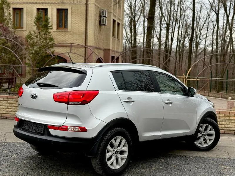 Продам kia sportage 2014 года (рестайлинг) 1430000 торг ( пробег 135т) обслужена от и до. Двигатель работает (идеально) объём - 2.0л. Коробка автомат aisin листает отменно лобовое без трещин, сколов. Подогрев руля подогрев переднего заднего ряда сидений датчик света дождя задний парктроник камера заднего вида хорошая мультимедиа помощь при спуске все вопросы по телефону +79081827373 феникс +79494737372
📲 Tg: андрей
📞 Звоните: +7(949)4737372 - фотография - 3