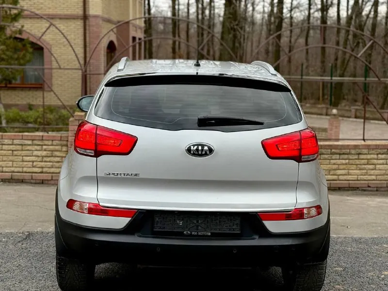Продам kia sportage 2014 года (рестайлинг) 1430000 торг ( пробег 135т) обслужена от и до. Двигатель работает (идеально) объём - 2.0л. Коробка автомат aisin листает отменно лобовое без трещин, сколов. Подогрев руля подогрев переднего заднего ряда сидений датчик света дождя задний парктроник камера заднего вида хорошая мультимедиа помощь при спуске все вопросы по телефону +79081827373 феникс +79494737372
📲 Tg: андрей
📞 Звоните: +7(949)4737372 - фотография - 4