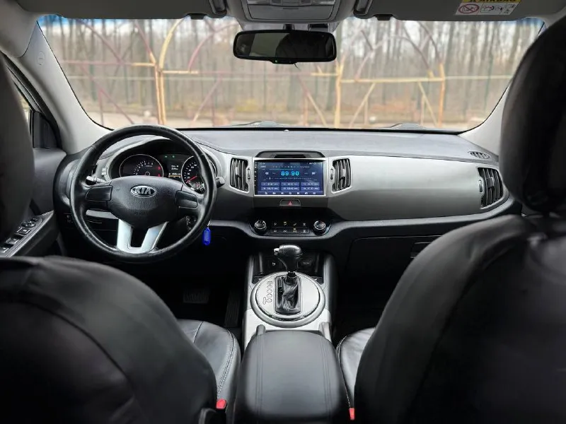 Продам kia sportage 2014 года (рестайлинг) 1430000 торг ( пробег 135т) обслужена от и до. Двигатель работает (идеально) объём - 2.0л. Коробка автомат aisin листает отменно лобовое без трещин, сколов. Подогрев руля подогрев переднего заднего ряда сидений датчик света дождя задний парктроник камера заднего вида хорошая мультимедиа помощь при спуске все вопросы по телефону +79081827373 феникс +79494737372
📲 Tg: андрей
📞 Звоните: +7(949)4737372 - фотография - 5