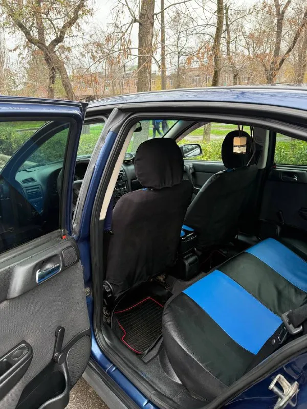 Продам opel astra g 1.4 синий седан 2004 года, состояние полностью на ходу, не битый, есть моменты по кузову, фото прилагаю. бензин. передние стеклоподъемник. все расходники менял вовремя, фильтра, масла все в порядке пробег 215 цена 350 тысяч рублей. разумный торг у капота. мариуполь +79495808106 📲 tg: влад кондрашев 📞 звоните: +7(949)5808106 - фотография - 5