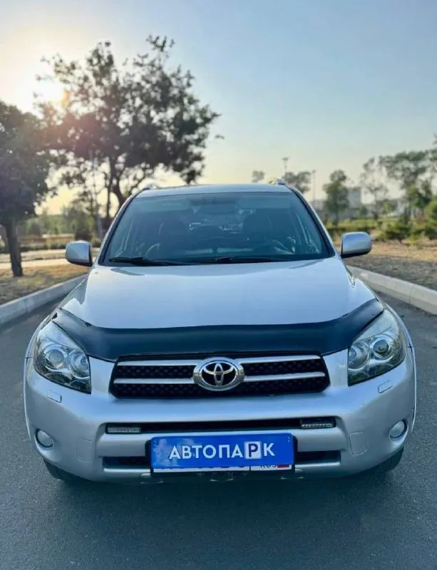 🚘 toyota rav4 💰цена: 900 000р 🏢город: мариуполь 📅год выпуска: 2007 🗒️пробег: 242 000 км. ⚙️двигатель: 2.4 ⛽топливо: бензин ⚙️кпп: автомат 📞 телефон: +7-949-727-41-51 +7-949-551-91-52 +7-989-263-55-56 💾 описание: toyota rav4 (xa30). .. гендарный внедорожник, который не теряет актуальности. 🇯🇵 японская сборка ✅ техническая часть на 5. ✅ полный привод 4x4. ✅ двигатель 2.4 ✅ кузов без дтп и без коррозии ✅ максимальная комплектация: - двух зонный климат контроль - фирменное расширение - полный электропакет - бортовой компьютер - кожаный мультируль - кожаный салон - круиз контроль - электропривод сидений - новый фаркоп улица шевченко 2️⃣6️⃣9️⃣ - фотография - 2