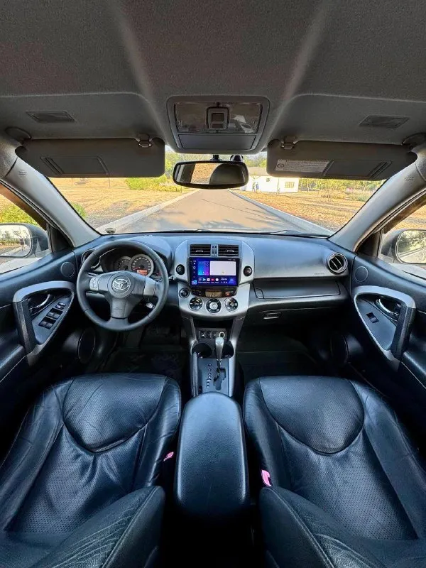 🚘 toyota rav4 💰цена: 900 000р 🏢город: мариуполь 📅год выпуска: 2007 🗒️пробег: 242 000 км. ⚙️двигатель: 2.4 ⛽топливо: бензин ⚙️кпп: автомат 📞 телефон: +7-949-727-41-51 +7-949-551-91-52 +7-989-263-55-56 💾 описание: toyota rav4 (xa30). .. гендарный внедорожник, который не теряет актуальности. 🇯🇵 японская сборка ✅ техническая часть на 5. ✅ полный привод 4x4. ✅ двигатель 2.4 ✅ кузов без дтп и без коррозии ✅ максимальная комплектация: - двух зонный климат контроль - фирменное расширение - полный электропакет - бортовой компьютер - кожаный мультируль - кожаный салон - круиз контроль - электропривод сидений - новый фаркоп улица шевченко 2️⃣6️⃣9️⃣ - фотография - 8