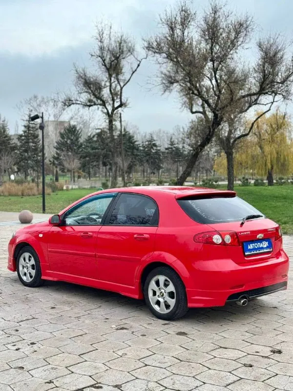 🇰🇵 chevrolet lacetti 5d 💰цена: 560 000р. 🏢город: мариуполь 📅год выпуска: 2009 🧾пробег: 153 530 км. ⚙️двигатель: 1.6 ⛽топливо: бензин ⚙️кпп: механика 📞 телефон: +7-949-727-41-51 +7-949-551-91-52 +7-989-263-55-56 💾 описание: ✅ кузов без коррозии. ✅ южная эксплуатация. ✅ оригинальный пробег. ✅ техническая часть на 5+. ✅ заводской обвес wtcc. ✅ родная краска (1 косметический окрас). ❄️ кондиционер, гур, abs, 2 airbag, android магнитола, красивые оригинальные литые диски, заводской обвес wtcc street edition, центральный замок, 2 ключа. улица шевченко 2️⃣6️⃣9️⃣ 🏦 возможна продажа в кредит по двум документам. - фотография - 4