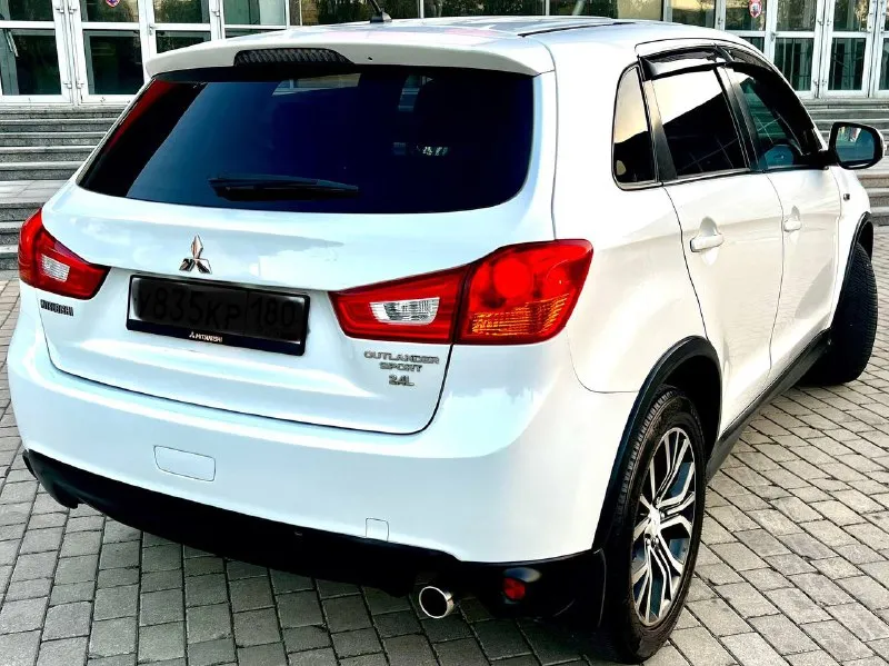 Mitsubishi asx sport 2016 год двигатель 2.4 бензин не путать с 1.6 и 2.0 бензином!мотор простой и мощный при этом экономная! японская сборка! родной пробег 127.000 км автомобиль в отличном состоянии, двигатель работает отлично, ходовая в отличном состоянии, коробка переключает без пинков, кузов целый без ржавчины и гнили. новая резина летняя,18 колеса, ходовые огни, большой сенсорный монитор, эл зеркала с подогревом, обогрев переднего и заднего стекла, помощь при спуске, круиз, климат, датчики света и дождя и еще много чего. машина полностью обслужена от а и до я !расход по городу 9,5-10 литров, едет очень шустро !цвет белый перламутр !цена 1.650.000₽ торг!+79493578236 и телеграмм+79094166333 - фотография - 6