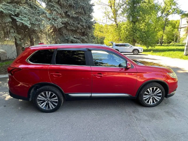 Автор: продажа авто mitsubishi outlander 2019 года. авто обслужено и находится в отличном состоянии. двигатель 2.4л (167 л. с), пробег 80.000 км - бесключевой доступ, кнопка запуска двигателя, цветной многофункциональный дисплей, круиз-контроль, климат-контроль, камера кругового обзора, датчик света и дождя, электропривод багажника и многое другое. цена: 2.350.000 рублей все вопросы по телефону +79493181162 или в лс. . . ❗❗❗наш телеграм канал [ бесплатное размещение за репост ❗❗❗ [ 📞 звоните: +7(949)3181162 - фотография - 3