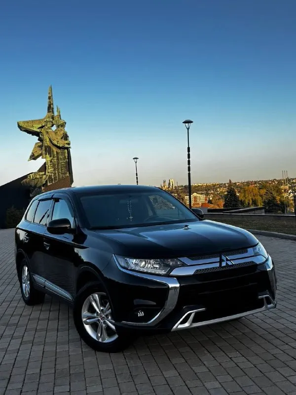 Продам большой семейный автомобиль, mitsubishi outlander 2021 года выпуска! автомобиль в отличном те... - фотография