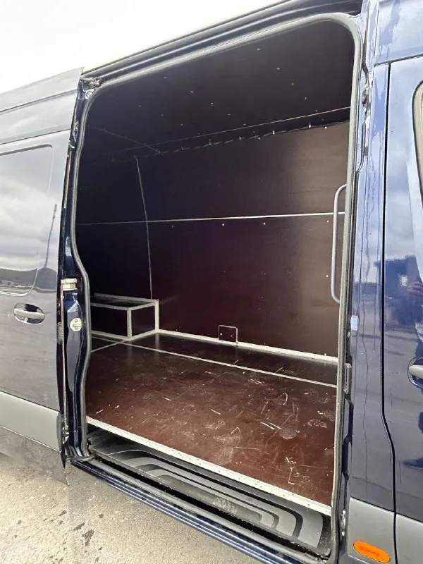 Продаю личный автомобиль пробег оригинал (трасса) самая полная комплектация кожаный салон сенсорная мультимедиа мультируль камеры 360 датчики слепых зон датчики дождя и света led оптика система старт стоп система удержания полос система предотвращения столкновения топливный бак 100л двигатель v6 190л. с. самый мощный в своём классе резина michelin +79781466865 находиться в симферополе цена 6000000 торг - фотография - 8