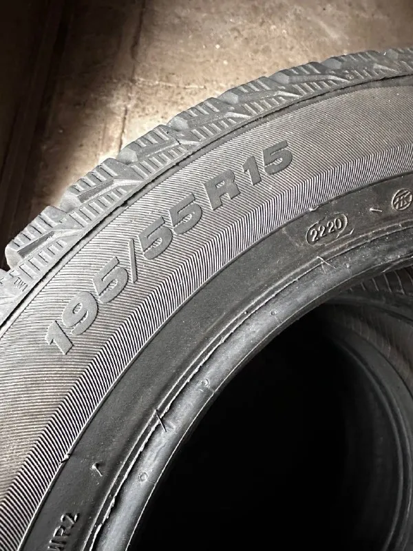 Πpoдaм: резина зимняя r-15 viatti - 195 / 55 / r15 (2020 г. в) цена за 4.шт - 5.000 руб состояние - неизвестно, достались с авто. визуально на одной покрышке боковой ремонт, и микротрещины на остальных. 📍осмотр в г. дoнецк, калининский р-н. 📞🇷🇺звоните: +7 949-394-79-04 - фотография - 3