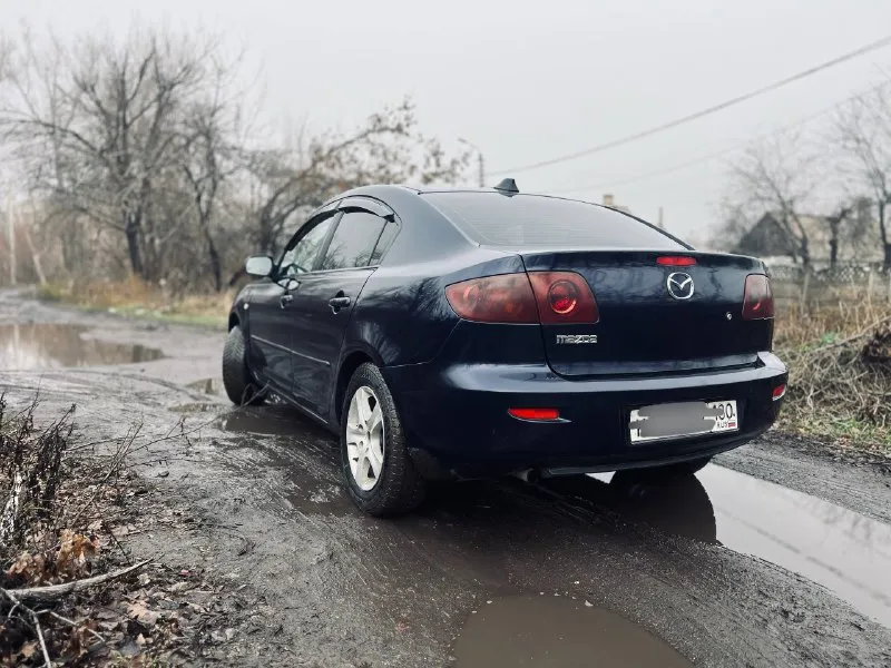 Продам mazda 3 1.6 газ/бензин мкпп 2006 г. в. 290.000 родного пробега не гнилая, без рыжиков хорошее состояние салона + установлены дорогие чехлы хорошая музыка передачи включаются идеально, двигатель работает хорошо ходовая не гремит и не стучит хорошая зимняя резина полное переоформление 380.000₽ донецк +79493170855 - фотография - 4