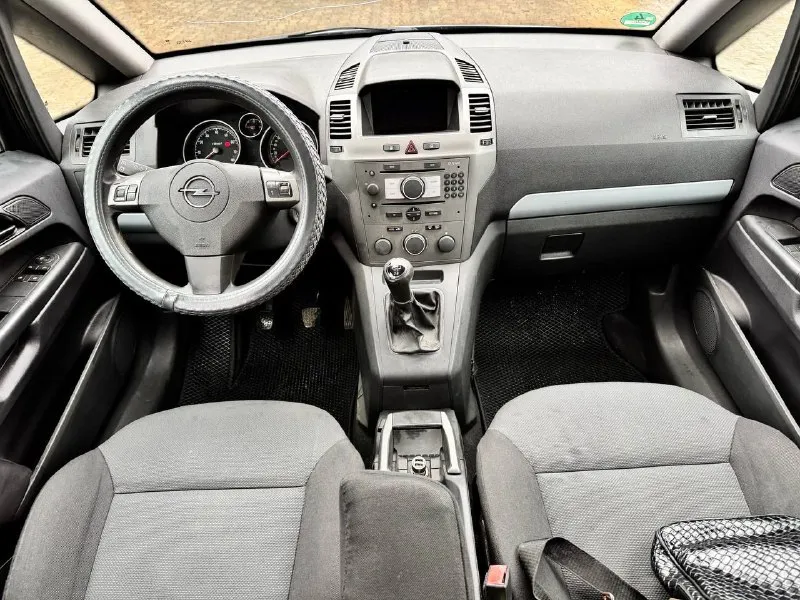 🚘 марка : opel zafira b cng 📮 город:донецк 📅 год выпуска:2007 💶 цена:750.000р 📊 пробег:170.000км ⛽ двигатель (тип, объем, ):бензин 1.6cng 🔧 тип кпп: механика 📝 описание: в продаже opel zafira b с одним хозяином пригнанная с германии настоящяя немка, без дтп, оригинальная chg, авто служила верой и правдой, без вложений, на полном боевом ходу, 7 местная, два ключа, камера переднего и заднего вида, ☎ контактный телефон:+7949-458-98-51(телеграм) 📲 tg: ⚡️ 📞 звоните: +7(949)4589851 - фотография - 5