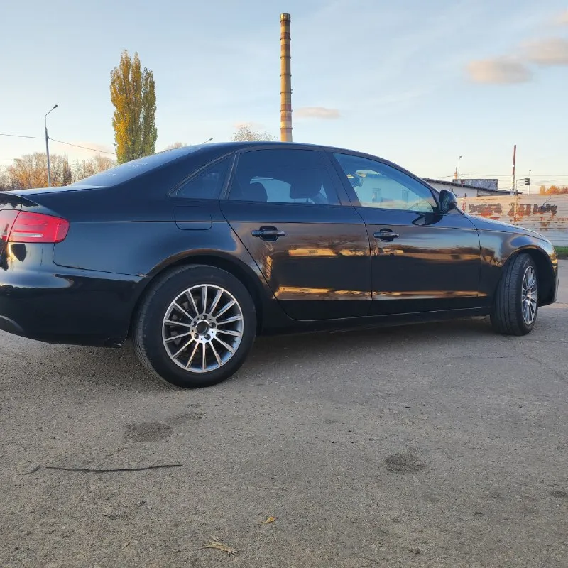Audi a4 b8 2008 года 1.8 tfsi 160л. с в отличном состоянии. вариатор работает как надо. много чего сделано, расскажу подробнее по телефону. из главного менялась цепь ( оригинал ), турбина обслужена. денег на машину не жалел! стоит магнитола carplay, камера заднего вида. комплектация: мультируль, подогрев сидений, двухзонный климат контроль, датчик света, датчик дождя, омыватель фар, задние парктроники. фары линзованы, стоят bi-led (качественные свет). обслуживал все вовремя. 1.150.000р торг. осмотр г. луганск +79591917730 📞 звоните: +7(959)1917730 - фотография - 4