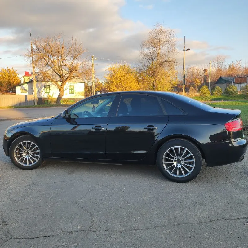 Audi a4 b8 2008 года 1.8 tfsi 160л. с в отличном состоянии. вариатор работает как надо. много чего сделано, расскажу подробнее по телефону. из главного менялась цепь ( оригинал ), турбина обслужена. денег на машину не жалел! стоит магнитола carplay, камера заднего вида. комплектация: мультируль, подогрев сидений, двухзонный климат контроль, датчик света, датчик дождя, омыватель фар, задние парктроники. фары линзованы, стоят bi-led (качественные свет). обслуживал все вовремя. 1.150.000р торг. осмотр г. луганск +79591917730 📞 звоните: +7(959)1917730 - фотография - 5