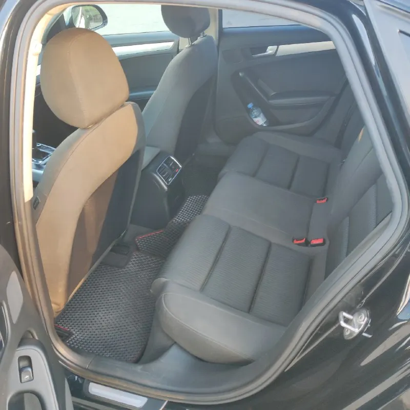 Audi a4 b8 2008 года 1.8 tfsi 160л. с в отличном состоянии. вариатор работает как надо. много чего сделано, расскажу подробнее по телефону. из главного менялась цепь ( оригинал ), турбина обслужена. денег на машину не жалел! стоит магнитола carplay, камера заднего вида. комплектация: мультируль, подогрев сидений, двухзонный климат контроль, датчик света, датчик дождя, омыватель фар, задние парктроники. фары линзованы, стоят bi-led (качественные свет). обслуживал все вовремя. 1.150.000р торг. осмотр г. луганск +79591917730 📞 звоните: +7(959)1917730 - фотография - 7