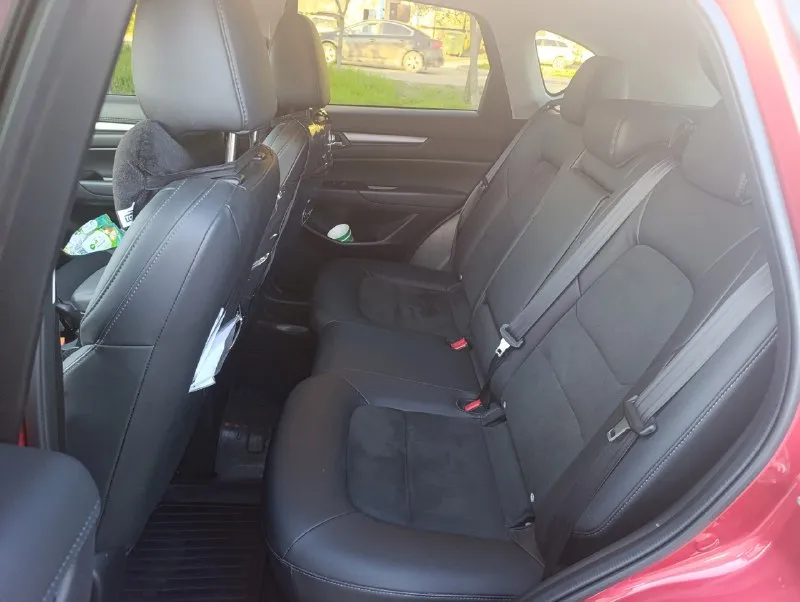 Продам свою любимую машинку mazda cx5 2021 года, двс 2.5 skyactive (194л. с), 6стп акпп, покупали на пробеге 6000км, сейчас пробег составляет 43000км. состояние отличное, новая машина. все функции перечислять думаю нет смысла, их очень много, из основного: удержание в полосе сама останавливается в случае препятствия бесключевой доступ кнопка start/stop 2х зонный климат контроль салон кожа с алькантарой адаптивный круиз контроль два комплекта шин, ( лето pirelli, зима bridgestone) состояние новых. на любые ваши вопросы отвечу с удовольствием. цена 3 🍋торг донецк +79493005581 📞 звоните: +7(949)3005581 - фотография - 9