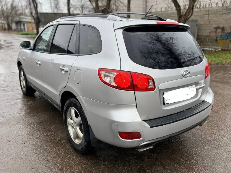 Продам hyundai santa fe 2.7 at 4wd 2007 года 1 собственник / физ. лицо без дтп по базе дилерская машина пробег: 199000 км полный привод классический автомат хорошая комплектация:автозапуск на кожаном салоне с электрорегулировками, люке, климат-контроле, мультируле, полном электростеклопакете и т. д. 🔥цена — 980000 ₽ торг контактные данные: г. харцызск дмитрий +7 949 616-48-67 владислав +7 949 313-48-47. 📲 tg: дмитрий 📞 звоните: +7(949)6164867 - фотография - 8