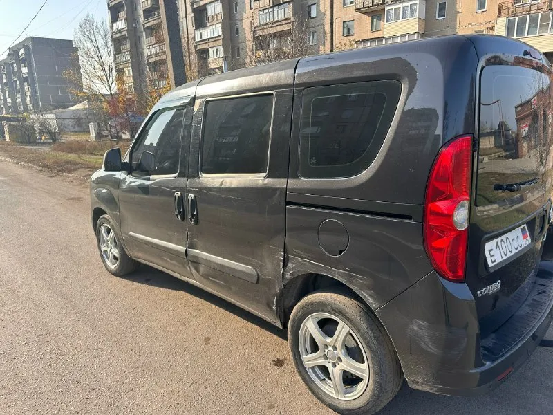 Продам opel комбо год 2012 мотор 1.4 бензин (газ) механика пробег 230000 (не скручен) по лкп есть косяки (на фото видно) машина очень вместительная, для работы то что нужно. цена 600000₽ торг на бензин тел: +79490693294 📞 звоните: +7(949)0693294 - фотография - 4