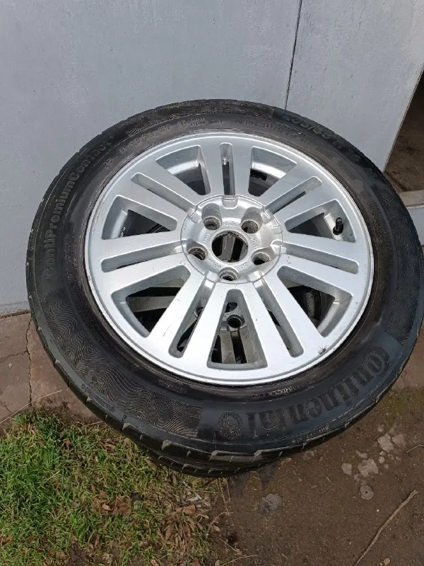 Продам ford focus c-max, 1.6 tdci, 2004 год, механика. пробег 209.370км. собственник. оцинкованный кузов. пригнана в 2017 году и по сей день в одних руках, своевременное обслуживание, много чего поменяно, есть вся история с записями. хорошая комплектация : -полный электро пакет, -кожаный мультируль; -круиз контроль, - датчик света; - датчик дождя; -авто шторки с затемнением, -зеркало заднего вида с затемнением, -микролифт водительского сиденья; -салон трансформер; -гур; -кондиционер; -климатконтроль; -абс; -элетроручник; -2 ключа. есть всё для комфортной езды. стекла все заводские, заводская тонировка. технически в нормальном состоянии. машина не новая, но в нормальном состоянии. резина зима на штампах, лето на дисках. хорошим людям хороший торг. алчевск. 630.000₽ +79591275174 📞 звоните: +7(959)1275174 - фотография - 10