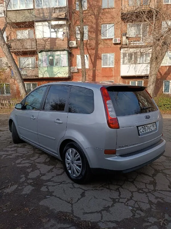 Продам ford focus c-max, 1.6 tdci, 2004 год, механика. пробег 209.370км. собственник. оцинкованный кузов. пригнана в 2017 году и по сей день в одних руках, своевременное обслуживание, много чего поменяно, есть вся история с записями. хорошая комплектация : -полный электро пакет, -кожаный мультируль; -круиз контроль, - датчик света; - датчик дождя; -авто шторки с затемнением, -зеркало заднего вида с затемнением, -микролифт водительского сиденья; -салон трансформер; -гур; -кондиционер; -климатконтроль; -абс; -элетроручник; -2 ключа. есть всё для комфортной езды. стекла все заводские, заводская тонировка. технически в нормальном состоянии. машина не новая, но в нормальном состоянии. резина зима на штампах, лето на дисках. хорошим людям хороший торг. алчевск. 630.000₽ +79591275174 📞 звоните: +7(959)1275174 - фотография - 4