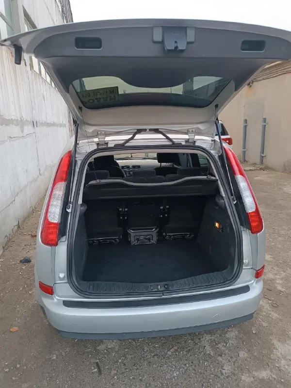 Продам ford focus c-max, 1.6 tdci, 2004 год, механика. пробег 209.370км. собственник. оцинкованный кузов. пригнана в 2017 году и по сей день в одних руках, своевременное обслуживание, много чего поменяно, есть вся история с записями. хорошая комплектация : -полный электро пакет, -кожаный мультируль; -круиз контроль, - датчик света; - датчик дождя; -авто шторки с затемнением, -зеркало заднего вида с затемнением, -микролифт водительского сиденья; -салон трансформер; -гур; -кондиционер; -климатконтроль; -абс; -элетроручник; -2 ключа. есть всё для комфортной езды. стекла все заводские, заводская тонировка. технически в нормальном состоянии. машина не новая, но в нормальном состоянии. резина зима на штампах, лето на дисках. хорошим людям хороший торг. алчевск. 630.000₽ +79591275174 📞 звоните: +7(959)1275174 - фотография - 5