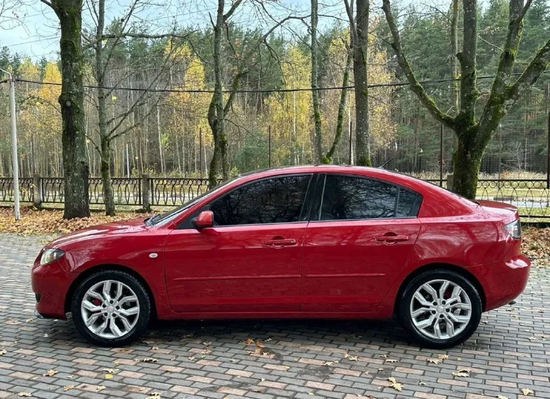 Продам mazda 3 bk ( mazda 3) в красивом вишневом цвете,2005 года выпуска, двигатель 1.6 (105 л. с.) мкпп, лкп без нареканий, автомобиль полностью подготовлен к зиме, стоит хорошая зимняя резина (липучка) на литых 17 дисках, 200км назад поменяно масло с фильтрами, заменен обводной ремень, установлен новый аккумулятор (еще на гарантии) отличная оптика на линзах и яркие противотуманные фонари, на сиденьях чехлы из эко кожи. по документам юридически чистая и готова к переоформлению цена 445 т. р. более детальная информация по телефону +79591326138 осмотр г. алчевск 📞 звоните: +7(959)1326138 - фотография - 5