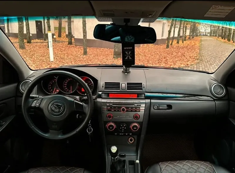 Продам mazda 3 bk ( mazda 3) в красивом вишневом цвете,2005 года выпуска, двигатель 1.6 (105 л. с.) мкпп, лкп без нареканий, автомобиль полностью подготовлен к зиме, стоит хорошая зимняя резина (липучка) на литых 17 дисках, 200км назад поменяно масло с фильтрами, заменен обводной ремень, установлен новый аккумулятор (еще на гарантии) отличная оптика на линзах и яркие противотуманные фонари, на сиденьях чехлы из эко кожи. по документам юридически чистая и готова к переоформлению цена 445 т. р. более детальная информация по телефону +79591326138 осмотр г. алчевск 📞 звоните: +7(959)1326138 - фотография - 8