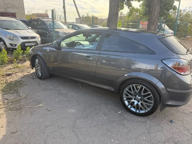 📮город: снежное 🚘марка: opel astra h 📅год выпуска 2011 💴цена:620 📝описание: я собственник мотор1,6 электрика вся рабочая, кондиционер свежий. датчик света датчик дождя подогрев сидений эл. стеклоподъемники ! r18 лето, зима r16 заводские штампы номер для связи +79493449554 тг +79968000027 👤 📞 звоните: +7(949)3449554 - фотография - 6