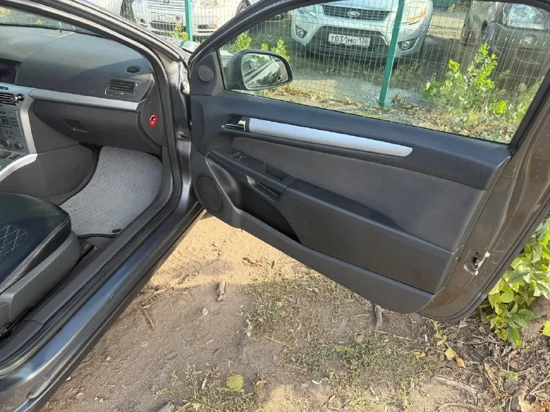 📮город: снежное 🚘марка: opel astra h 📅год выпуска 2011 💴цена:620 📝описание: я собственник мотор1,6 электрика вся рабочая, кондиционер свежий. датчик света датчик дождя подогрев сидений эл. стеклоподъемники ! r18 лето, зима r16 заводские штампы номер для связи +79493449554 тг +79968000027 👤 📞 звоните: +7(949)3449554 - фотография - 9