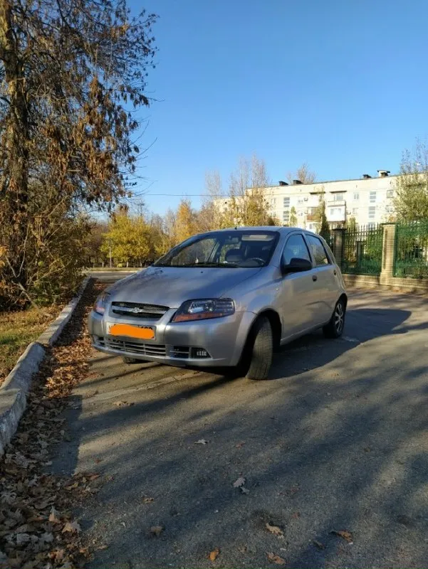 Продам chevrolet авео т200 2005г. без гнили и ржавчины, новое: грм, масла, крылья, пороги, все полос... - фотография