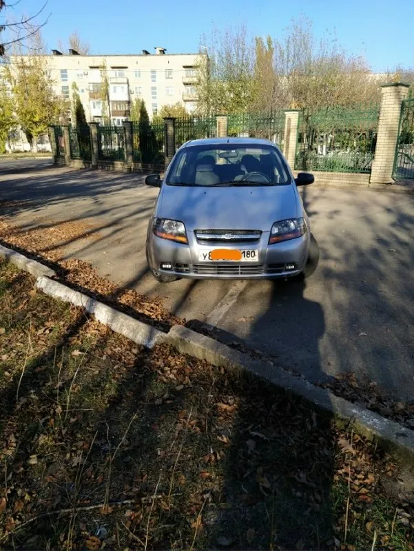 Продам chevrolet авео т200 2005г. без гнили и ржавчины, новое: грм, масла, крылья, пороги, все полости обработаны антикоррозийными материалами. салон чистый не прокуренный. пробег 240т. двигатель 1.2, очень экономичен по расходу топлива и обслуживанию всего автомобиля. ездит бодро на все свои 72 лошади. цена 320 т. р. осмотр енакиево. +79493254755. 📞 звоните: +7(949)3254755 - фотография - 3