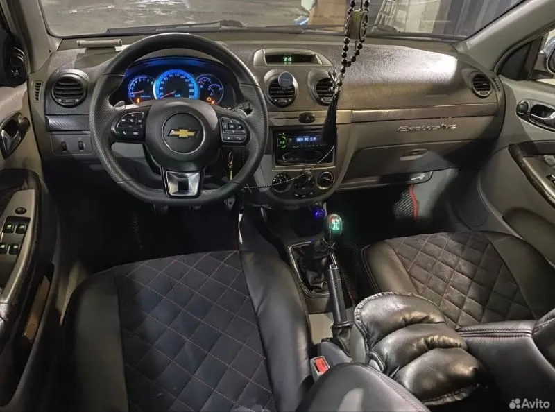 Продам срочно! chevrolet lacetti 2005 мт 1.4 206 тыс пробега. сел и поехал! полное переоформление! ✅ хороший живой автомобиль! ✅ автомобиль полностью обслужен, техника без вопросов. ходовая мячик сделано : двигатель перебрал, обслужил ( все прокладки, сальники, гибрики новые ) коробку перебрал, обслужил с полной заменой масла масло в гуре поменяно новая рулевая рейка новый рулевой вал руль от круза подвеску всю перебрал радиатор новый система охлаждения прочищена масленные каналы прочищены стойки заменены на газо-масленные резина лето как новая ( отъездил около двух месяцев) диски литьё ( под покраску ) передние подшипники новые в фарах хорошие лэд лампы машина на 180 регионе, кристально чистая! цена: 420 тыс. торг! номер телефона: +79493403832. - фотография - 5